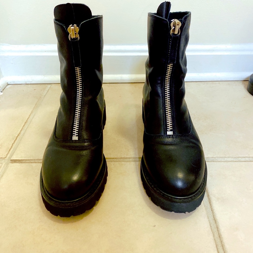 Black leather women boots zip front low heels comfortable US 7